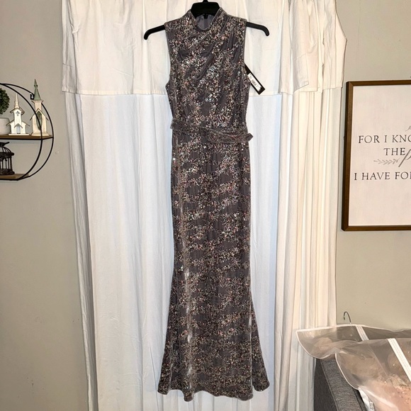 ✨Badgley Mischka Sequined Velvet Gown✨ - Picture 6 of 10